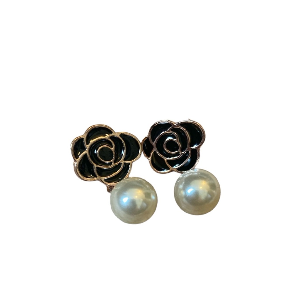 New Adorable Camellia Pearl Dangle Earrings
